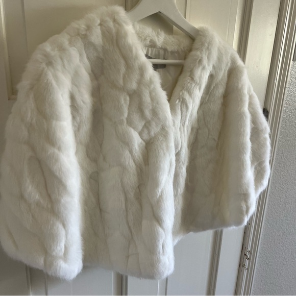 Nordstrom White Faux Fur Cape - Picture 7 of 9